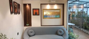 Manyavar Guest House