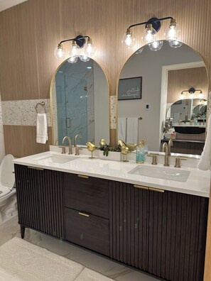 Hair dryer, towels, toilet paper