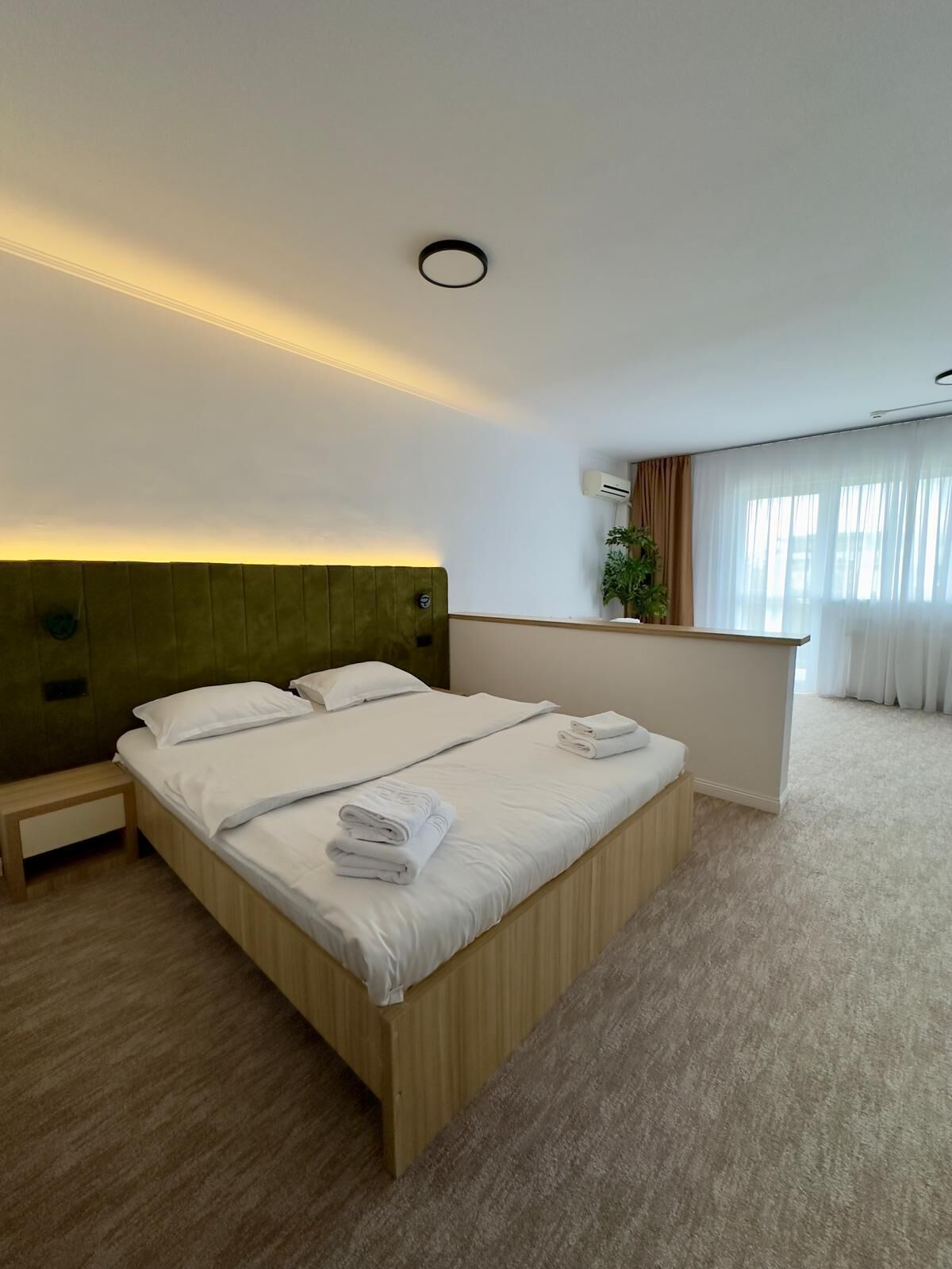 Triple Room | Desk, laptop workspace, free WiFi