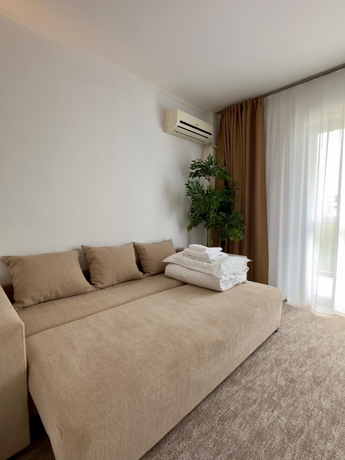 Triple Room | Desk, laptop workspace, free WiFi