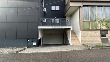 Free self parking