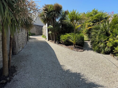 Refined suite in Barfleur, 2 steps from the port!