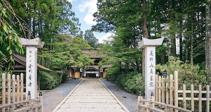 Koyasan Gokuraku Stay