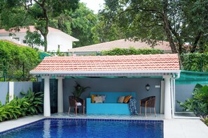 Kolam renang outdoor