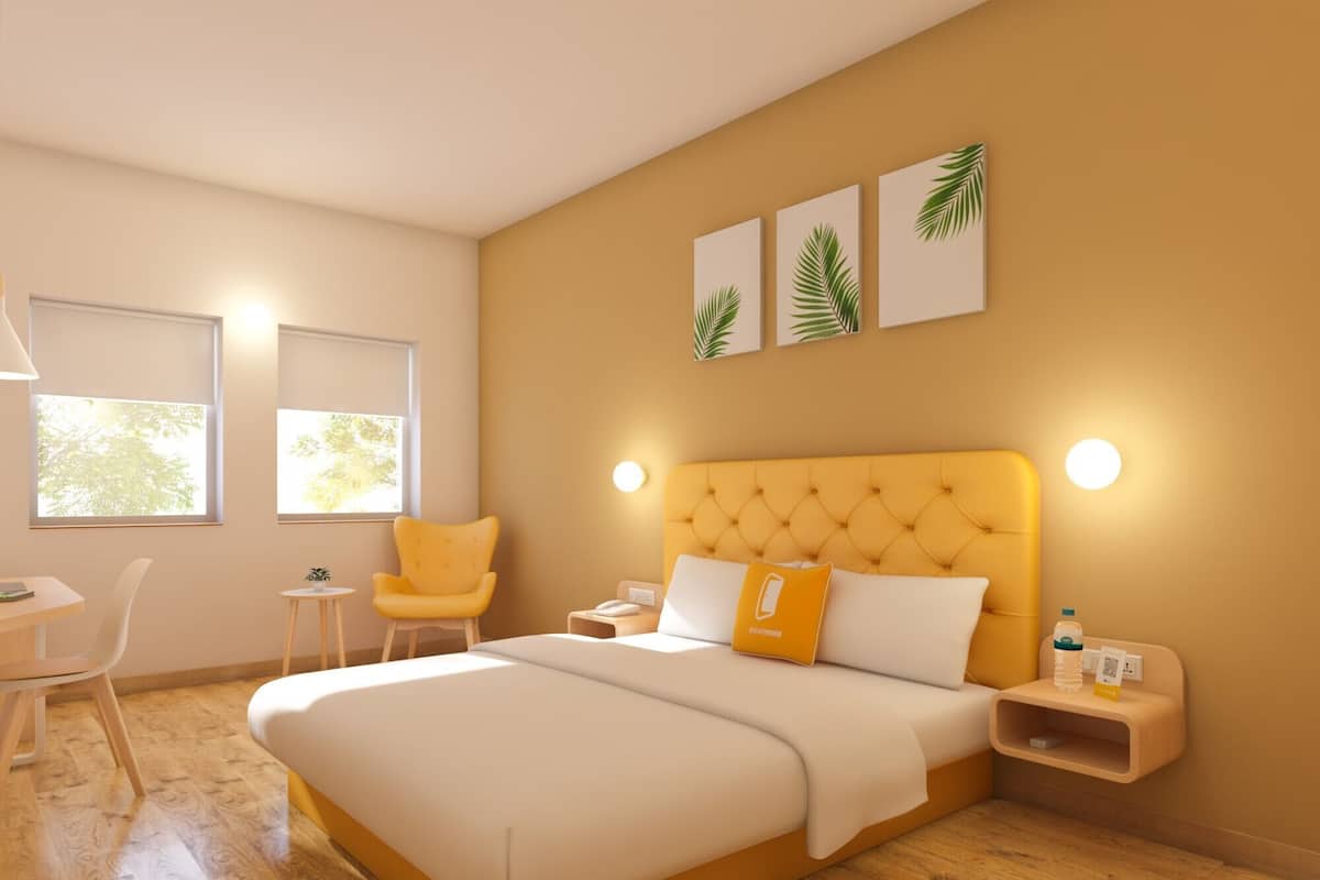 Deluxe Double Room | In-room safe, desk, laptop workspace, iron/ironing board