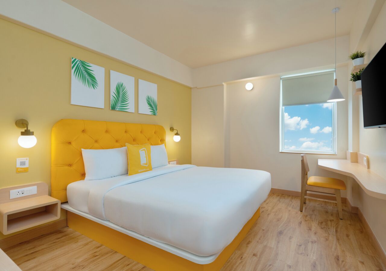 Standard Double Room | In-room safe, desk, laptop workspace, iron/ironing board