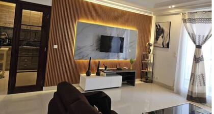 Appartement F2 meublĂ© au cĆur de dakar aux Almadies