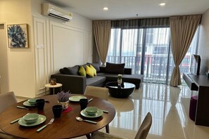 Deluxe Apartment, 2 Bedrooms, Balcony, City View | Living area