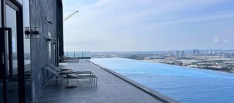 I-City Holiday KL Suites