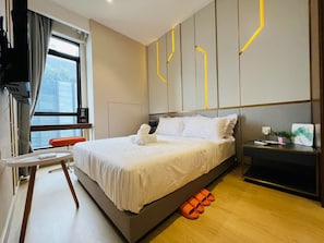 Superior Apartment, 2 Bedrooms, Kitchen, City View | Desk, laptop workspace, free WiFi, bed sheets