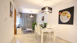 Apartment | Dining - 2 Bedroom Apartment in Torrevieja (Torrevieja)