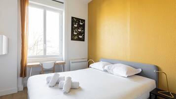 Apartment | 1 bedroom, laptop workspace, iron/ironing board, bed sheets