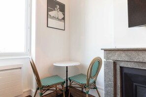 Apartment | Dining
