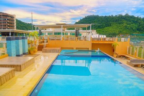 Rooftop pool
