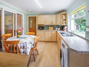 Private kitchen - 2 bedroom accommodation in Bonar Bridge, near Lairg (Bonar Bridge, near Lairg)