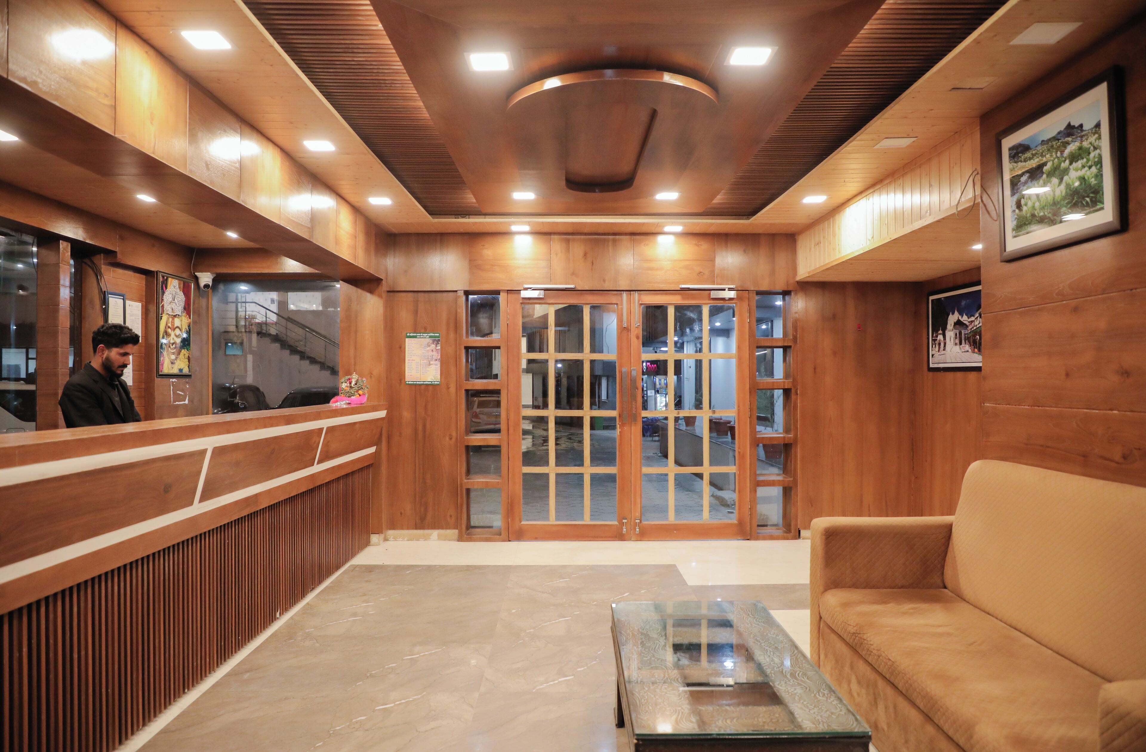 55 インチの薄型テレビ (デジタル放送視聴可)、プリンター