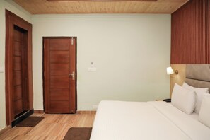 Premium Double Room, Mountain View | Desk, laptop workspace, free WiFi
