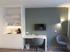 Habitación Deluxe con 2 camas individuales | Escritorio, insonorización y wifi gratis