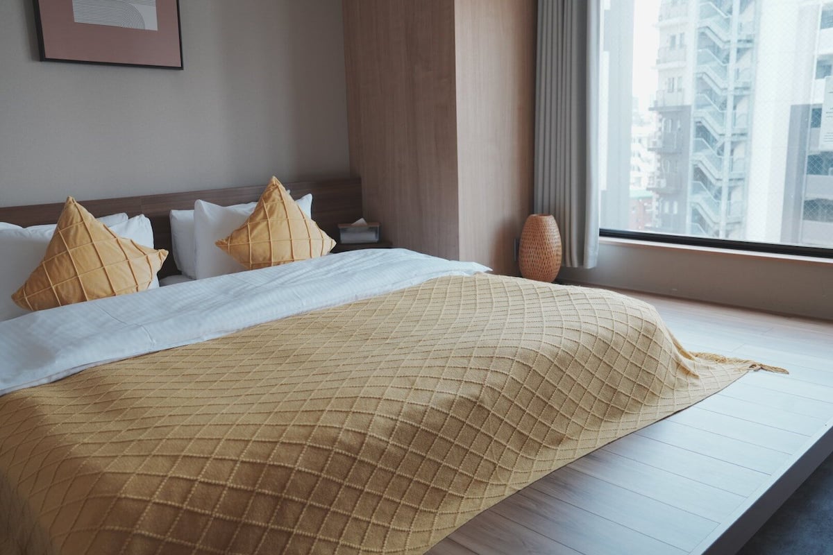 Deluxe Twin Room, City View | Desk, blackout drapes, soundproofing, free WiFi