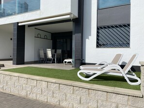 Apartment | Outdoor dining