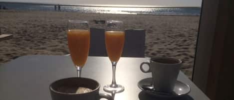 Apartment | Outdoor dining