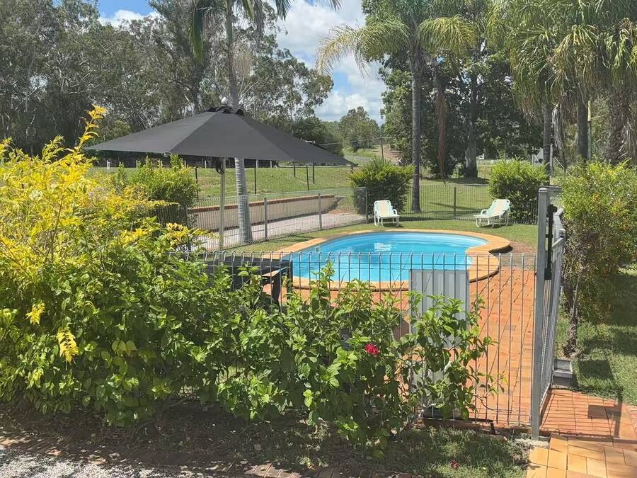 Kolam renang terbuka