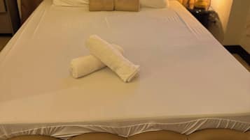 2 bedrooms, internet, bed sheets, wheelchair access