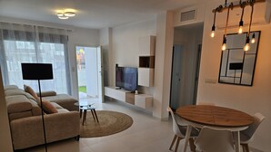 Apartment | Dining