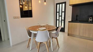 Apartment | Dining