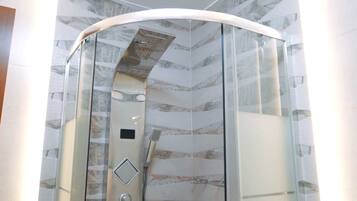 淋浴設備、風筒、提供毛巾、番梘