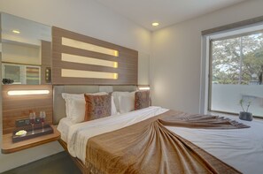 Villa, Balcony, City View | Desk, iron/ironing board, rollaway beds, free WiFi - Alaya Stays Adarsh Villa | Elegant 3 BHK Villa With Pvt Pool & Balcony (Lonavala)