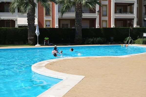 Apartment | Kolam renang | Kolam renang terbuka