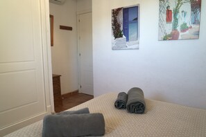 Huoneisto | 2 makuuhuonetta, silitysrauta/-lauta