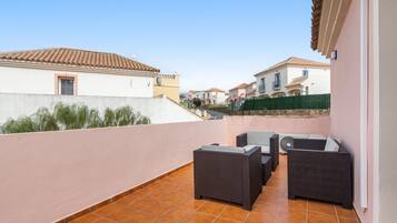 House | Terrace/patio