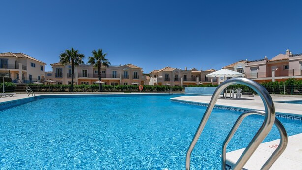 Hus | Pool