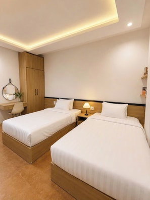 Deluxe Twin Room | In-room safe, individually decorated, individually furnished