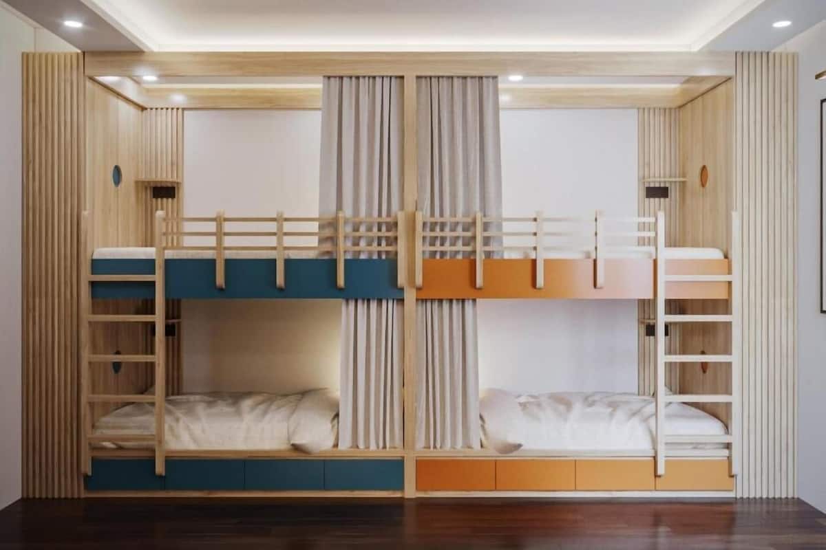 In-room safe, blackout drapes, free WiFi