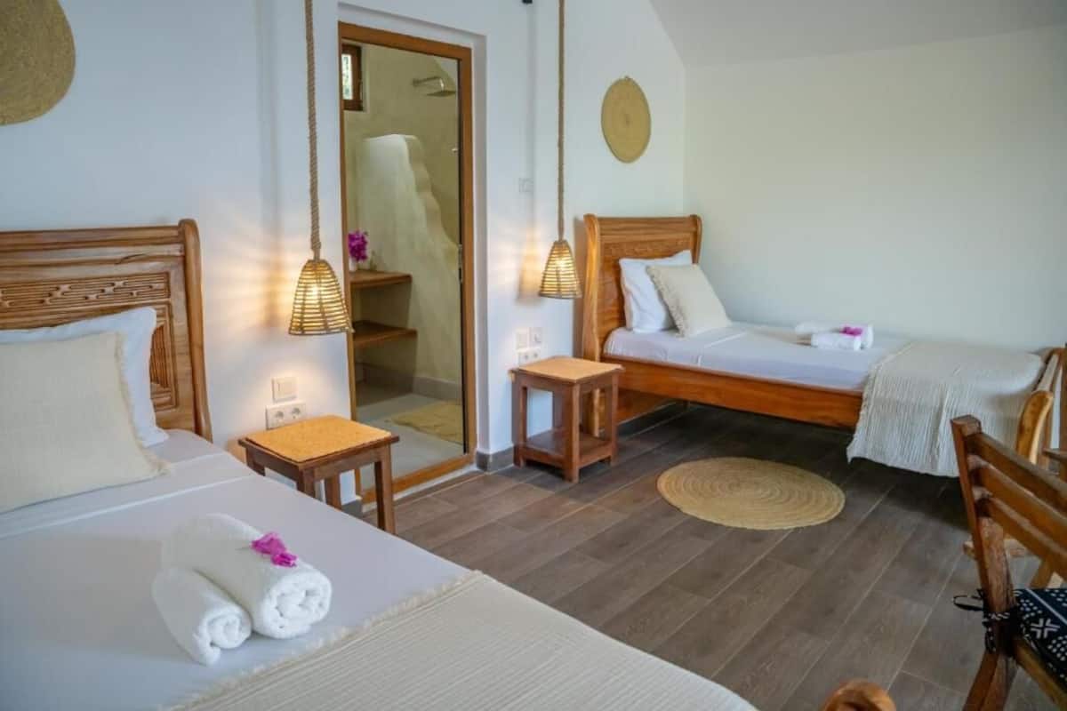 Deluxe Twin Room, Partial Ocean View