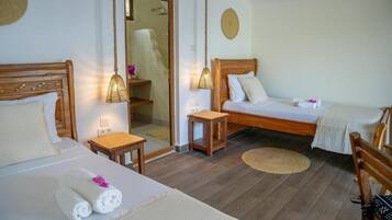 خزنة داخل الغرفة وواي فاي مجانًا