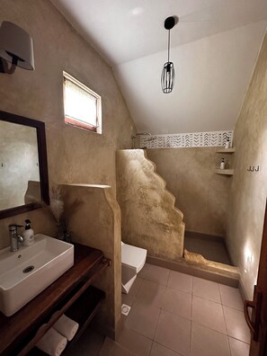 ห้องดีลักซ์ดับเบิล, วิวทะเล | ห้องน้ำ