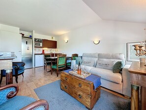 TV - Le Hameau du Golf by Interhome (Pornic)