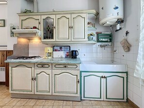 Fridge, microwave, oven, cookware/dishes/utensils