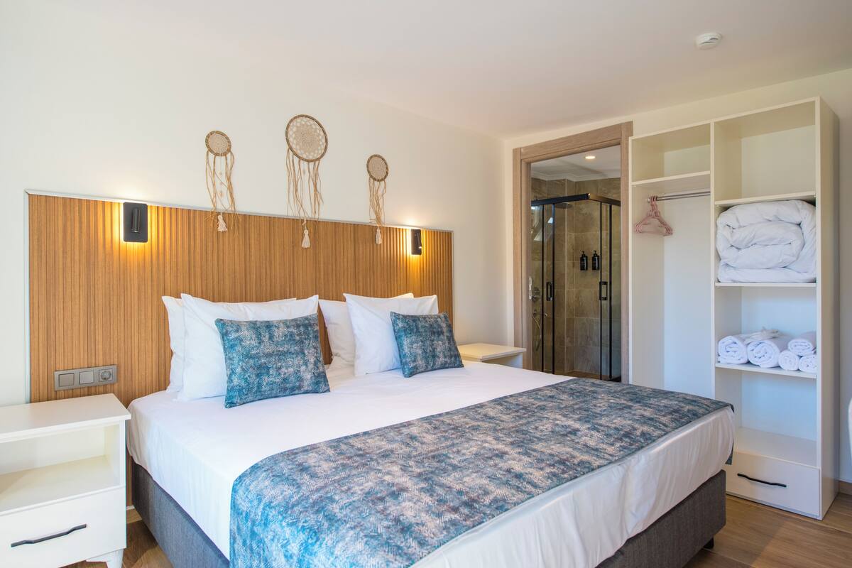Superior Double Room, Garden View | WiFi (free)