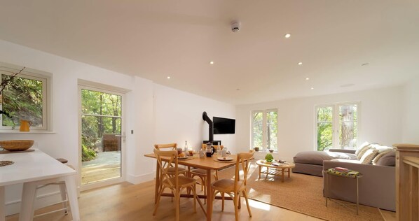 Dining - Watersmeet Edge – 2-Bed River View Apartment at Tors Park (Lynmouth)