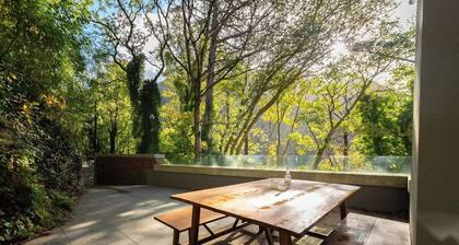 Watersmeet Edge – 2-Bed River View Apartment at Tors Park