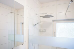 Handdukar, tvål och toalettpapper