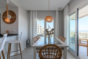 Apartment | Dining