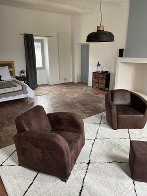 Deluxe Double Room, Balcony, Mountain View | Blackout drapes, soundproofing, free WiFi