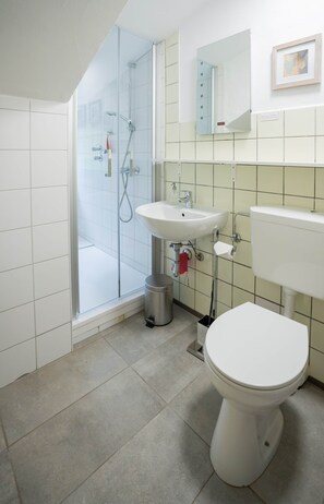 Towels, toilet paper - Guesthouse Elena Apartment 13 (Kassel)