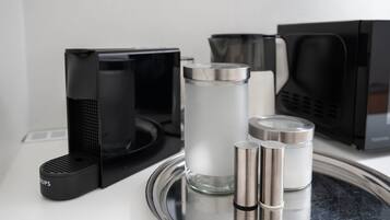 Kaffee und/oder Kaffeemaschine